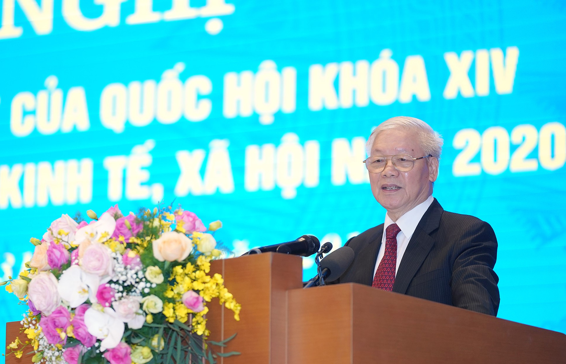 Kinh tế - xã hội Việt Nam tăng trưởng nhanh hàng đầu khu vực và thế giới - Ảnh 1.