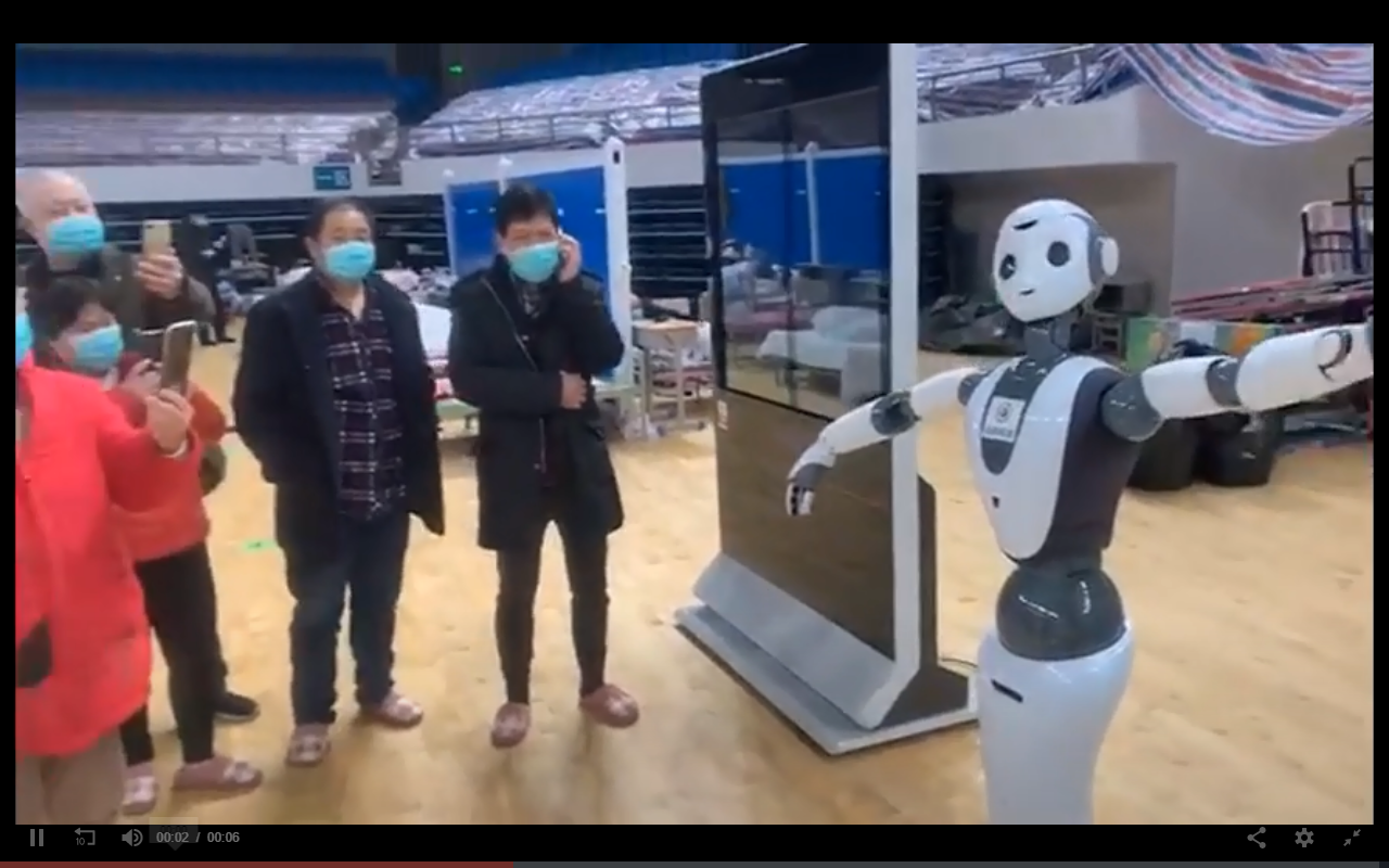 Robot chăm sóc cho bệnh nhân Covid-19 tại Vũ Hán: Chu đáo, tận tình, đảm bảo cách ly, còn nhảy múa giúp bệnh nhân vui vẻ - Ảnh 2.