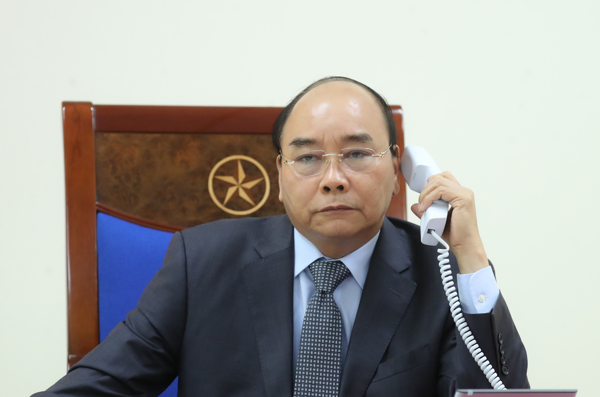 Thủ tướng điện đàm với Thủ tướng Lào và Campuchia về ứng phó COVID-19 - Ảnh 1.