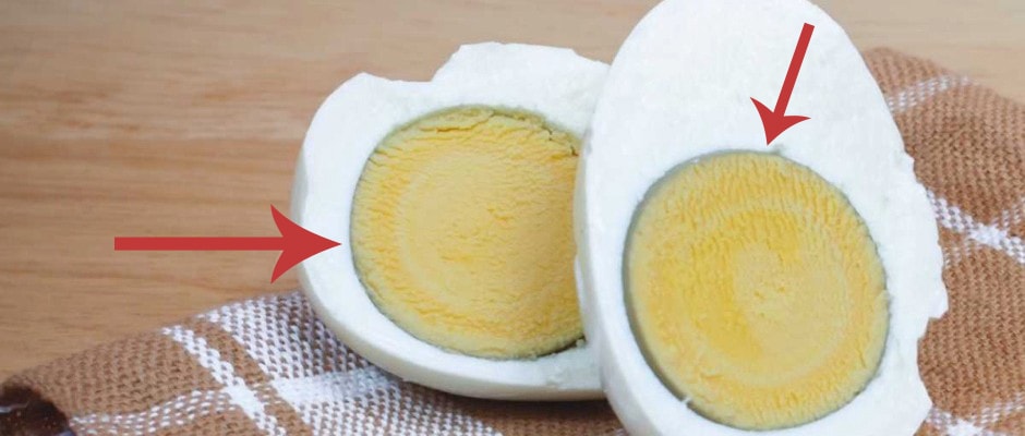 Trứng luộc ch&iacute;n bỗng xuất hiện viền xanh b&iacute; ẩn, ăn v&agrave;o liệu c&oacute; sinh bệnh?