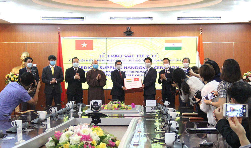 Việt Nam trao tặng nhân dân Ấn Độ món quà ý nghĩa phòng, chống Covid-19 - Ảnh 1.