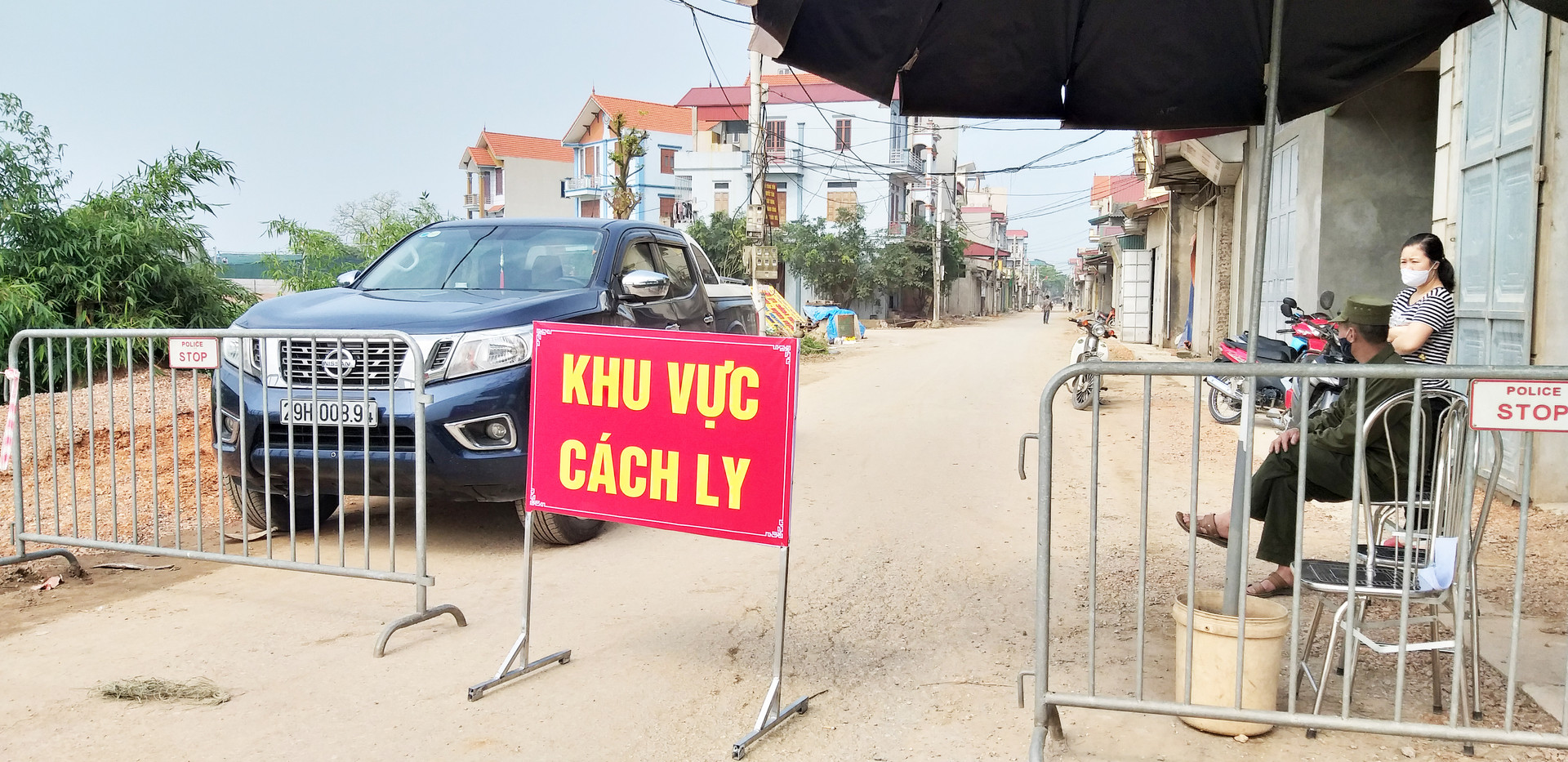 Hà Giang phong tỏa thị trấn Đồng Văn vì ca bệnh 268 để phòng dịch Covid-19 - Ảnh 1.