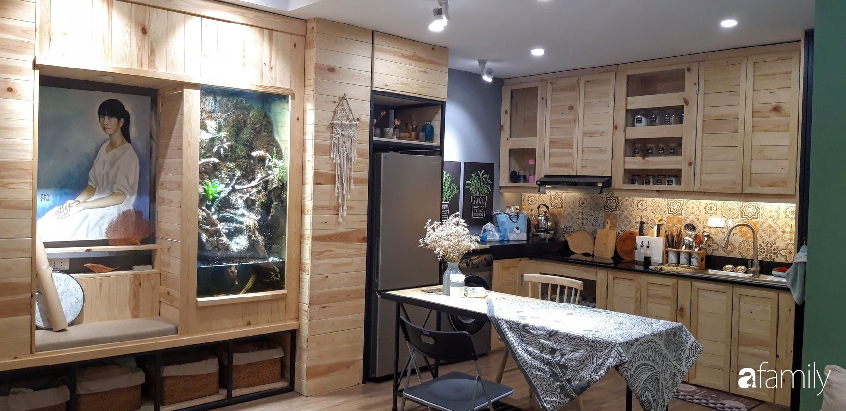 Đầu tư 100 triệu, kiến trúc sư tại Hà Nội tự tay đóng toàn bộ nội thất gỗ trong căn hộ mới mua ai nhìn cũng phải mê - Ảnh 3.