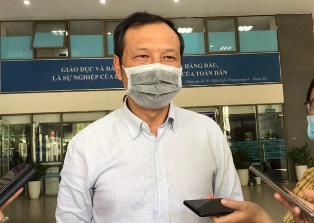 Vụ phụ huynh trường Quốc tế kéo đến trường phản ứng về việc đóng học phí mùa dịch: Sở Giáo dục và Đào tạo TP.HCM lên tiếng - Ảnh 2.