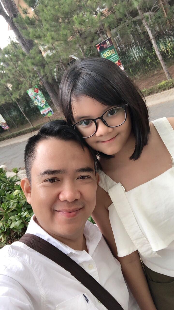 Con gái viết một bài thơ dài tả 