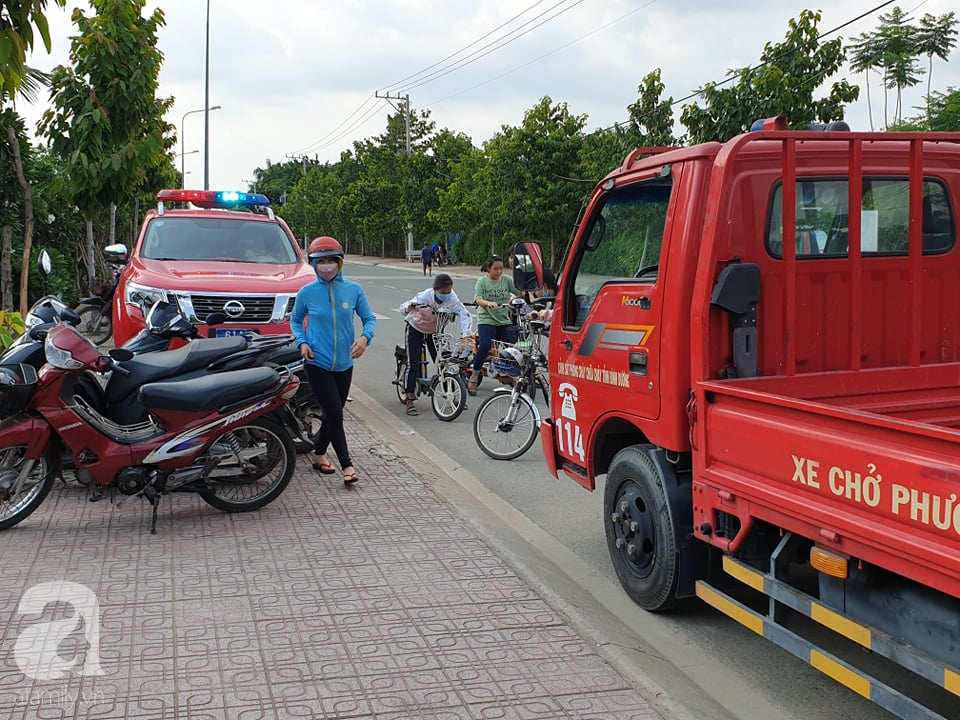 Bình Dương: Mẹ gào khóc thảm thiết khi con trai lớp 8 đi tắm sông cùng bạn học rồi bị nước cuốn trôi mất tích - Ảnh 2.