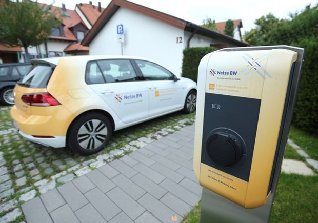 Chính phủ Đức dành 500 triệu euro để xây dựng trạm sạc pin ôtô điện - Ảnh 1.