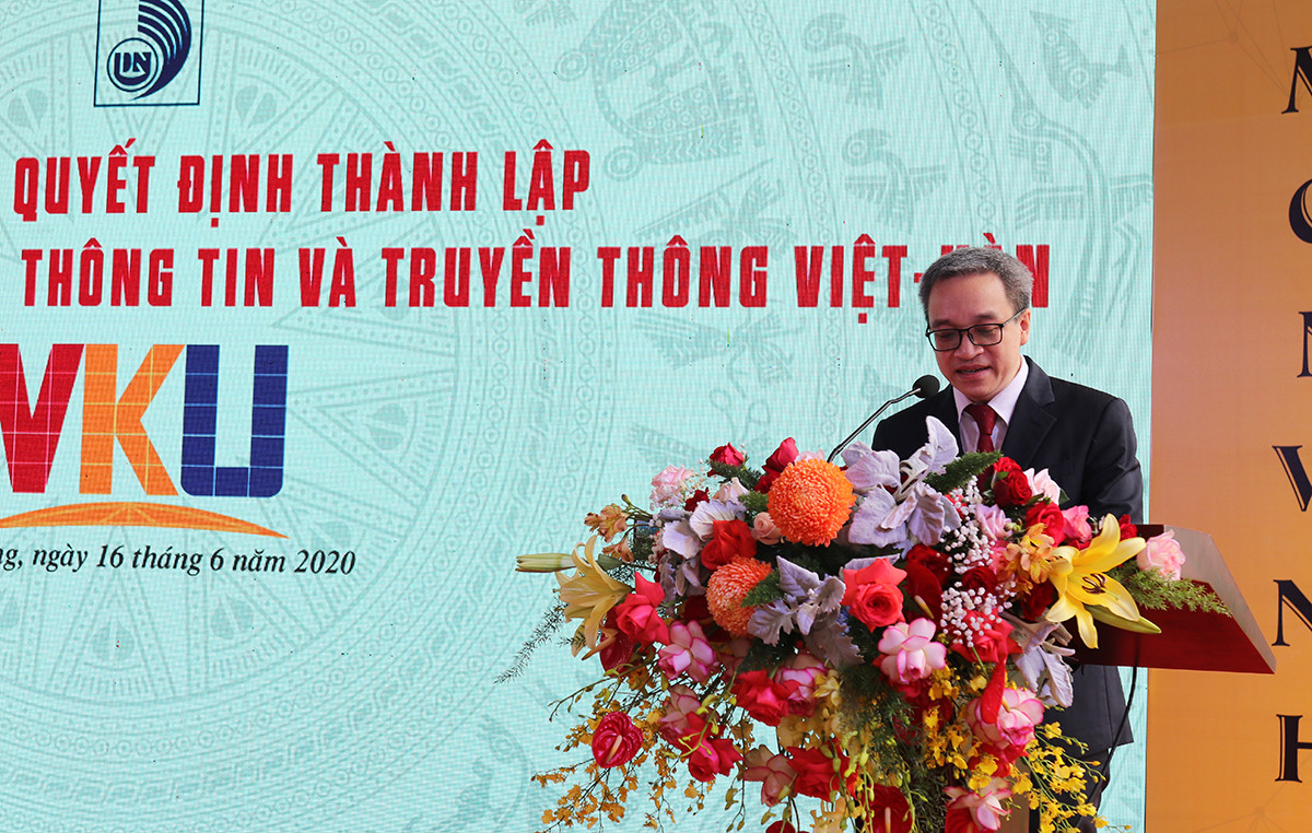 Công bố thành lập ĐH CNTT-TT Việt - Hàn đào tạo nhân lực chuyển đổi số, CMCN 4.0 - Ảnh 1.