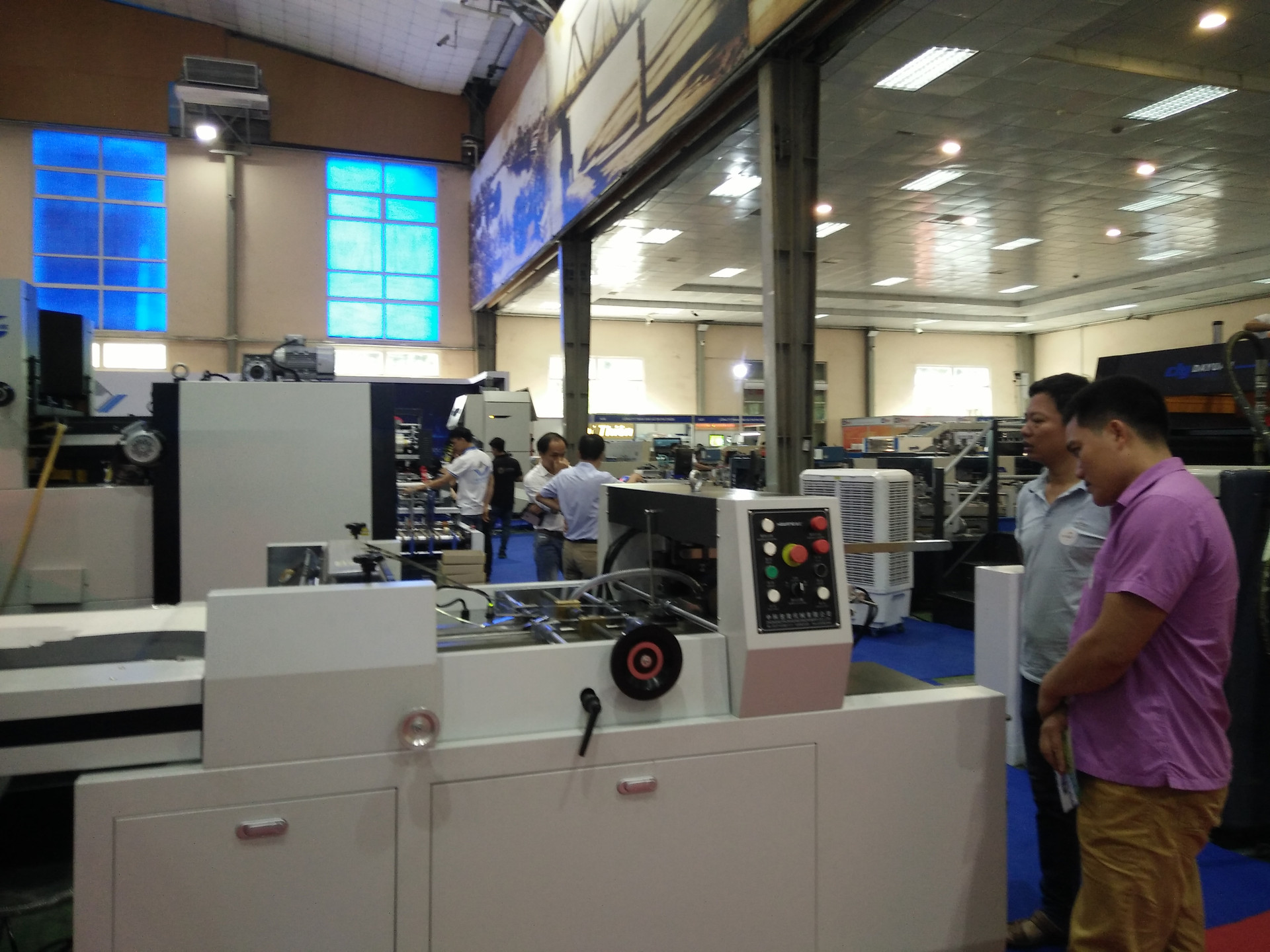 Nhiều thiết bị công nghệ tiên tiến của ngành in ấn, bao bì và quảng cáo tại triển lãm Triển lãm quốc tế Hà Nội - Ảnh 4.
