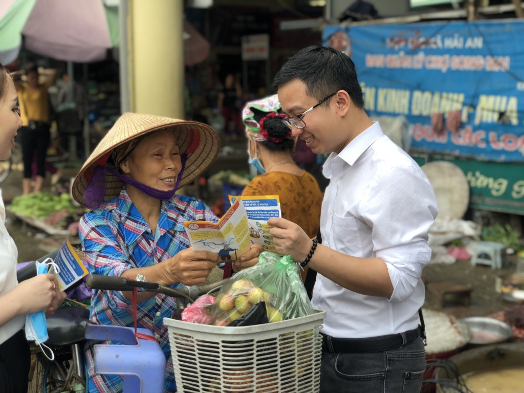 BHXH Việt Nam: Điểm tựa vững chắc của người dân, doanh nghiệp trong khó khăn - Ảnh 2.