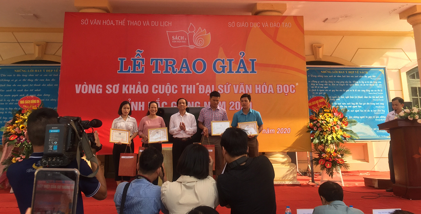 Bắc Giang Tổng kết và trao giải vòng sơ khảo “Đại sứ Văn hóa đọc” năm 2020 - Ảnh 2.
