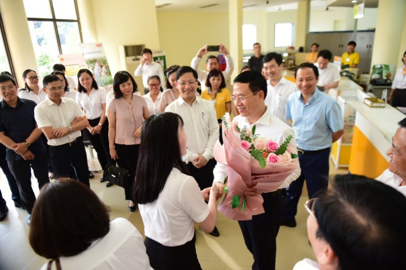 Bộ trưởng TT&TT Nguyễn Mạnh Hùng:'Chuyển đổi số bắt đầu từ các vấn đề cụ thể ở địa phương' - Ảnh 2.