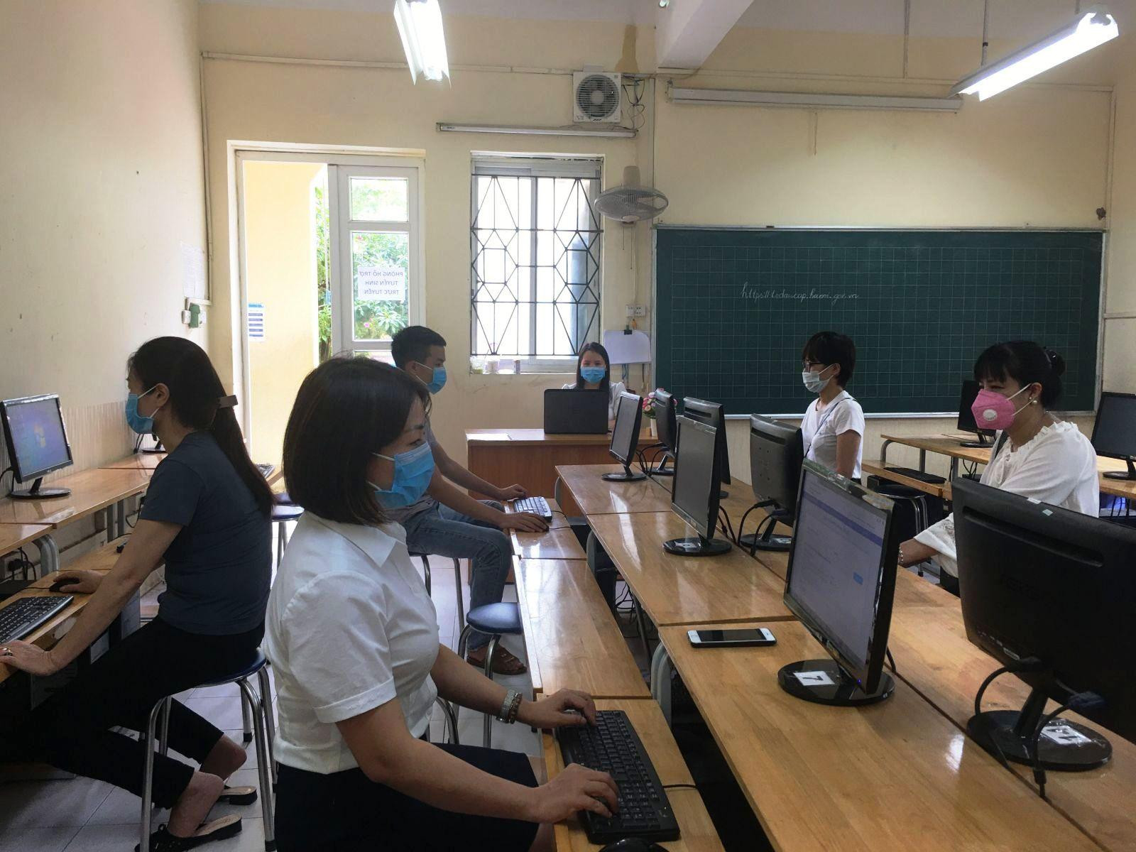 Hiệu quả hình thức tuyển sinh trực tuyến vào các lớp đầu cấp ở Hà Nội - Ảnh 1.
