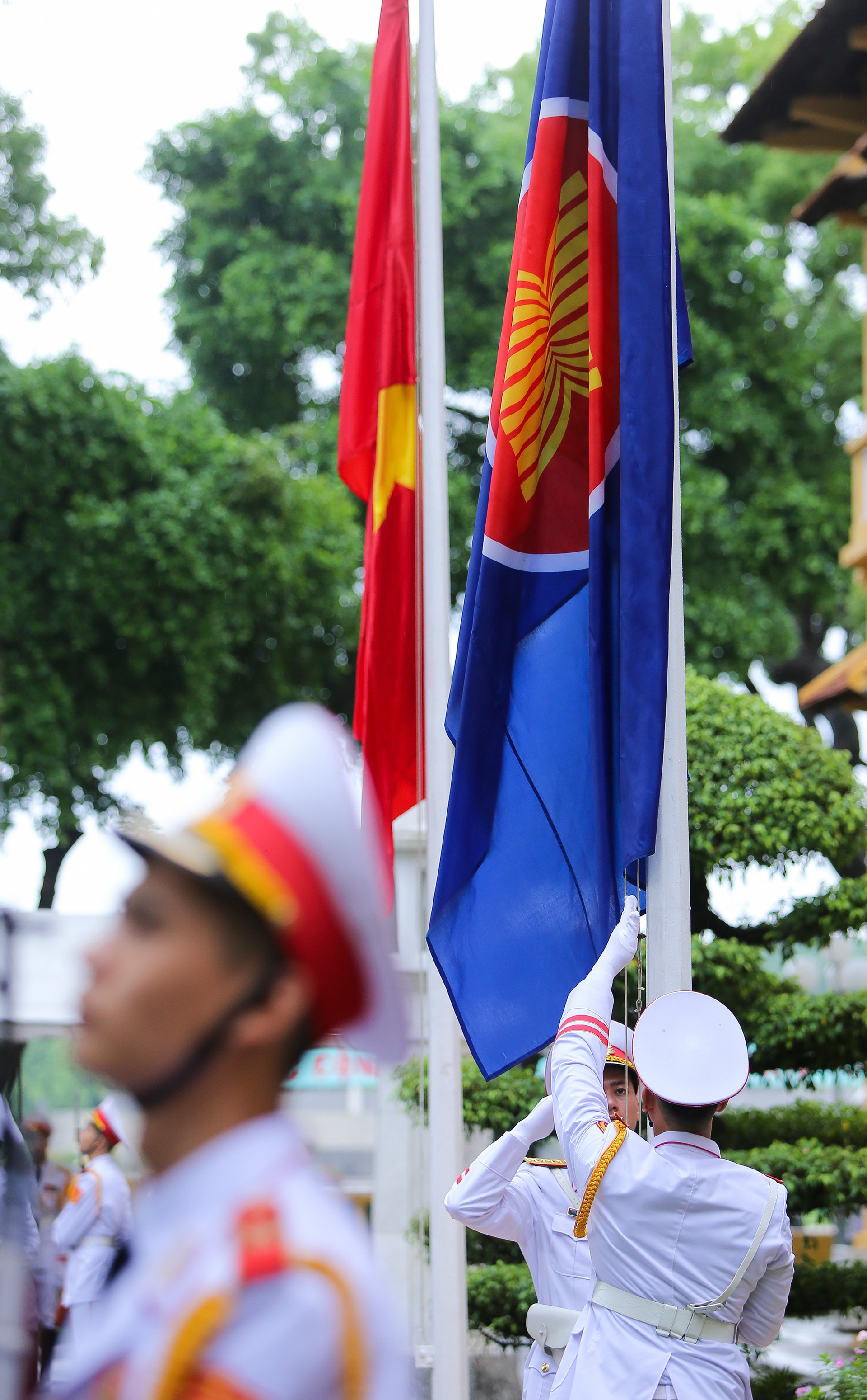 Lá cờ ASEAN tung bay nhân kỷ niệm 53 năm ngày thành lập  - Ảnh 5.