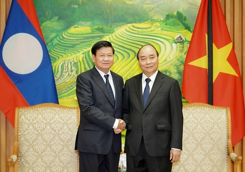 Thủ tướng Chính phủ Nguyễn Xuân Phúc tiếp Thủ tướng Chính phủ Lào Thongloun Sisoulith - Ảnh 2.