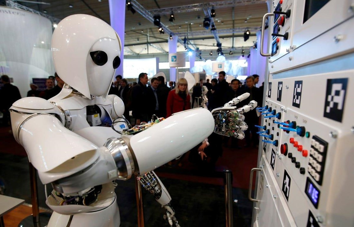 Robot sẽ làm biến mất 85 triệu việc làm ở các doanh nghiệp lớn và vừa - Ảnh 1.