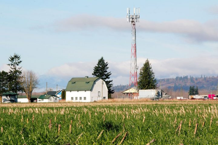 Mỹ ra mắt quỹ 9 tỷ USD để tăng vùng phủ sóng 5G cho nông thôn - Ảnh 1.