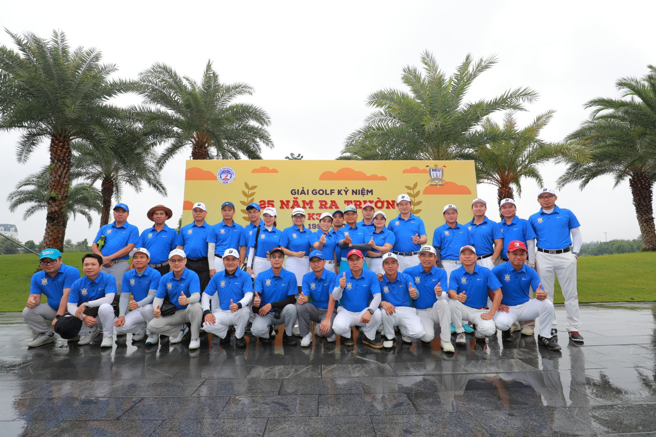 Golfer Lê Thị Thanh Hà vô địch giải golf Kỷ niệm 25 năm ra trường K33 NEU - Ảnh 1.