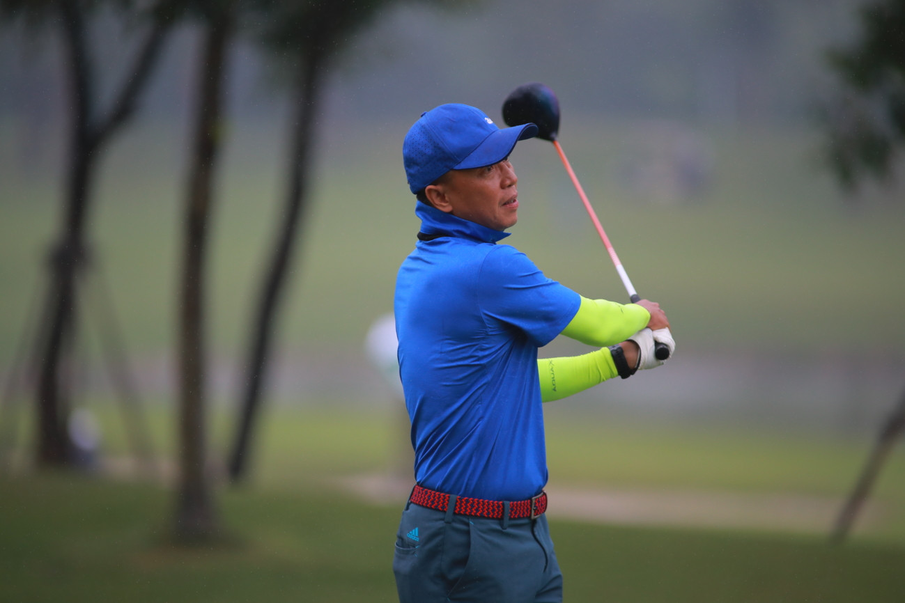 Golfer Lê Thị Thanh Hà vô địch giải golf Kỷ niệm 25 năm ra trường K33 NEU - Ảnh 4.