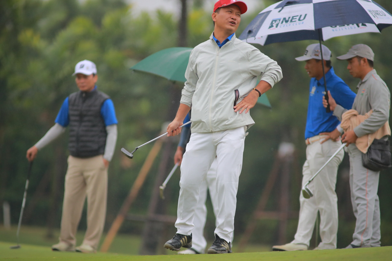 Golfer Lê Thị Thanh Hà vô địch giải golf Kỷ niệm 25 năm ra trường K33 NEU - Ảnh 5.