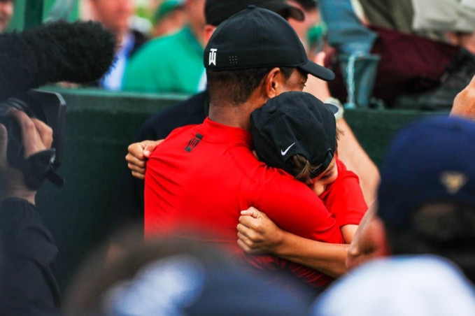 Tiger Woods cùng với con trai Charlie tham dự giải PNC Championship vào tháng tới - Ảnh 2.