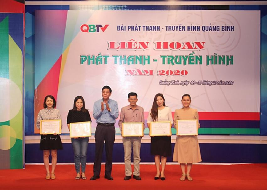 Đài Phát thanh – Truyền hình tỉnh Quảng Bình tổ chức bế mạc và trao giải Liên hoan Phát thanh, truyền hình tỉnh Quảng Bình năm 2020 - Ảnh 3.