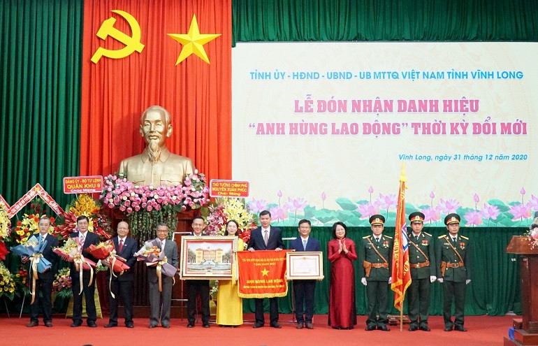 Đài Phát thanh - Truyền hình tỉnh Vĩnh Long được Nhà nước trao tặng danh hiệu Anh hùng Lao động thời kỳ đổi mới - Ảnh 1.