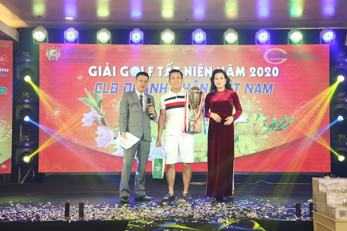 Golfer Nguyễn Tấn Thanh vô địch giải Tất Niên CLB Doanh Nhân Việt Nam - Ảnh 2.