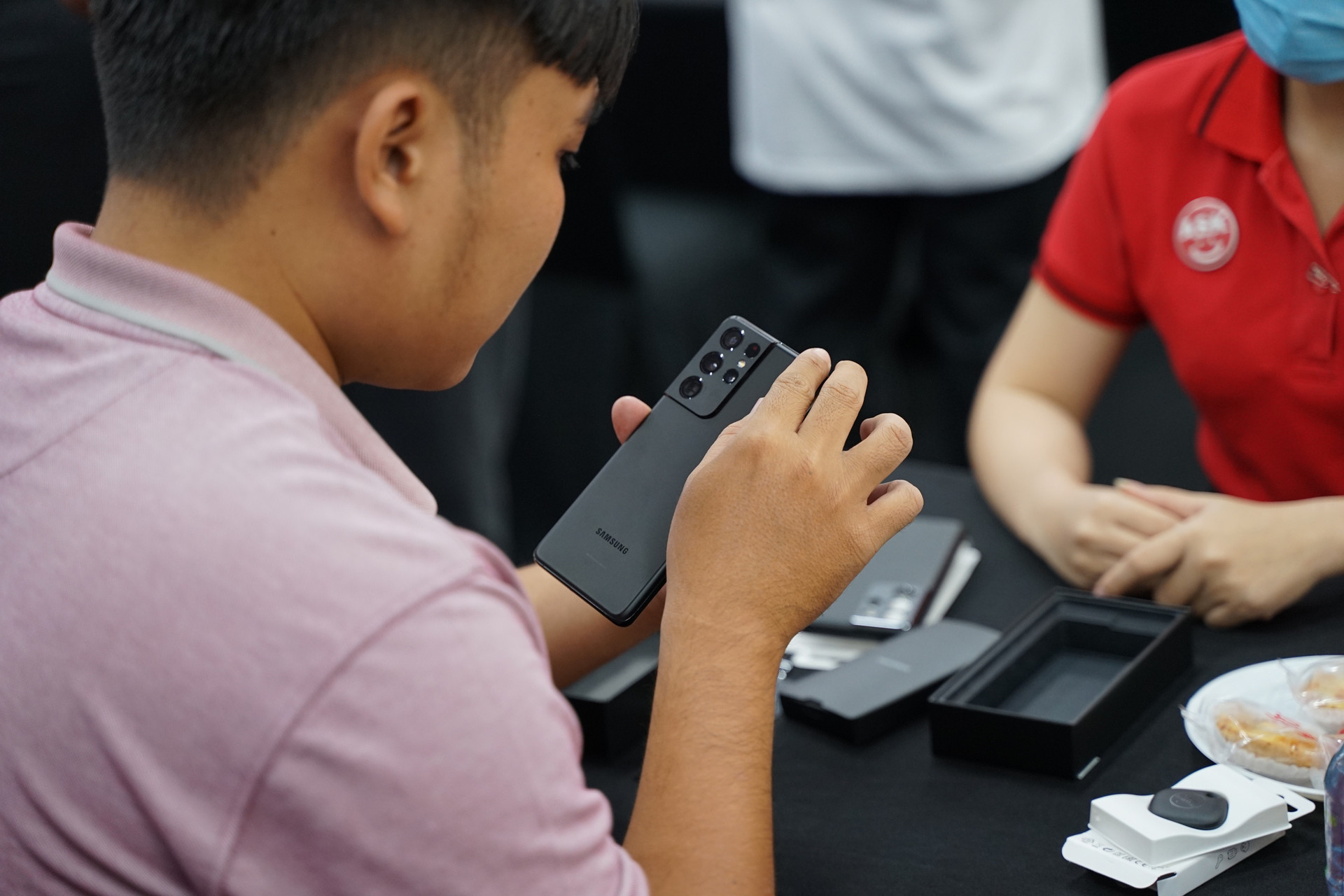 Việt Nam là quốc gia mở bán Galaxy S21 series đầu tiên trên thế giới - Ảnh 3.