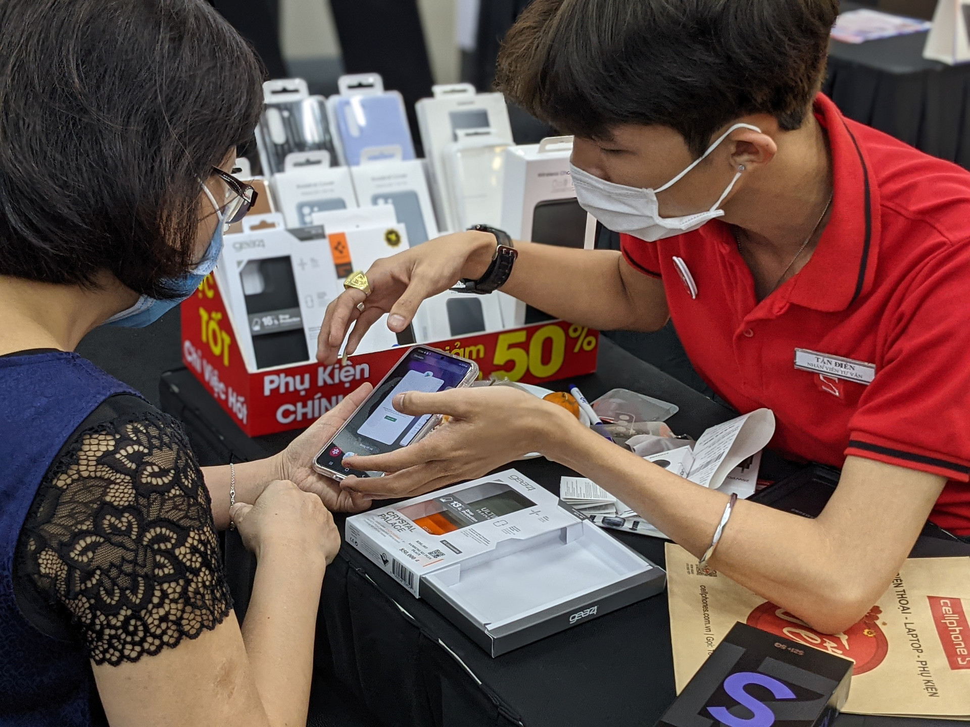 Việt Nam là quốc gia mở bán Galaxy S21 series đầu tiên trên thế giới - Ảnh 4.