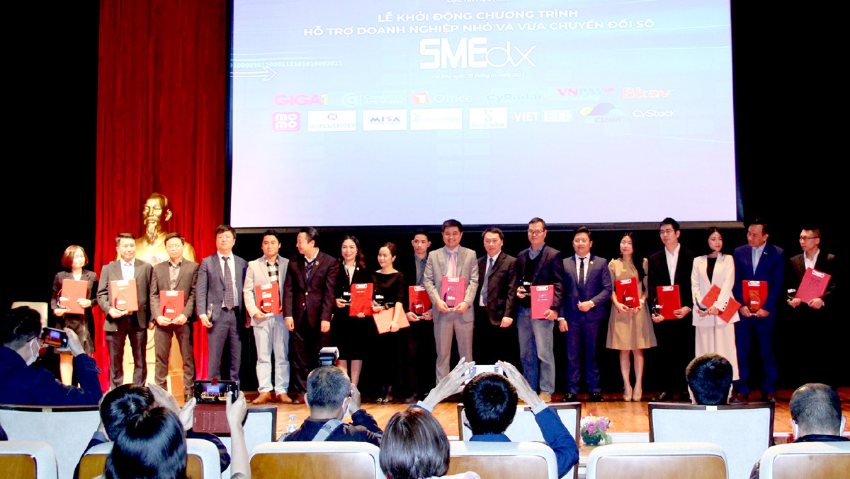 Khởi động SMEdx 2021 hỗ trợ doanh nghiệp giải 