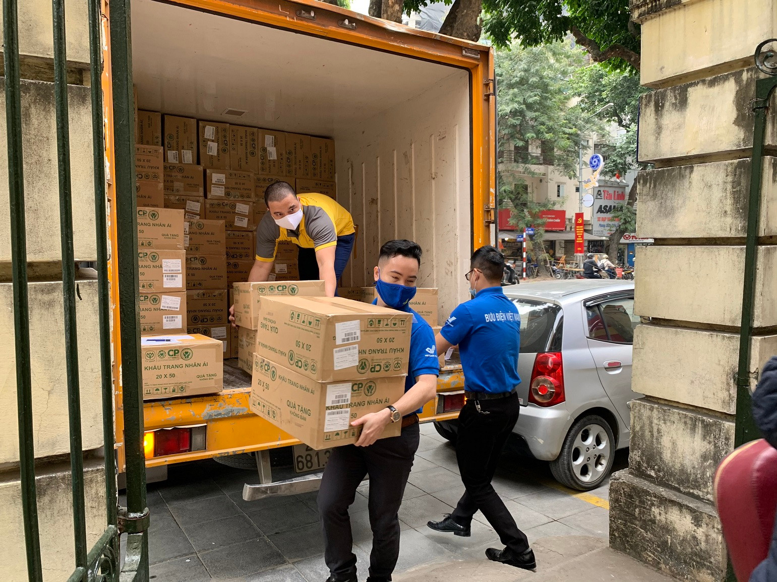 Bưu điện hỗ trợ tỉnh Hải Dương 250 triệu đồng phòng chống dịch - Ảnh 3.