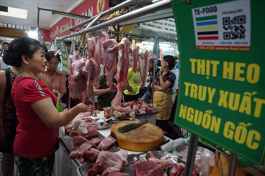 TP. Hồ Chí Minh: Đẩy mạnh phát triển mô hình chợ đảm bảo an toàn thực phẩm - Ảnh 1.
