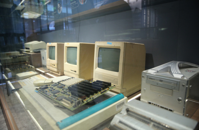 Từ 'cha đẻ' máy tính đầu tiên đến 'ông chủ' bảo tàng công nghệ thông tin tư nhân đầu tiên - Ảnh 4.