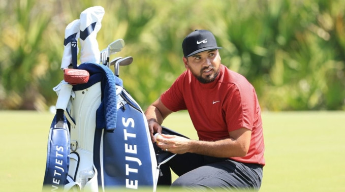 Golfer thế giới mặc đồ đỏ để tri ân Tiger Woods - Ảnh 1.