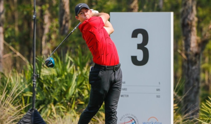 Golfer thế giới mặc đồ đỏ để tri ân Tiger Woods - Ảnh 2.