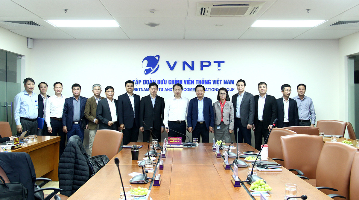 VNPT cần tiên phong đồng hành triển khai chuyển đổi số quốc gia - Ảnh 4.