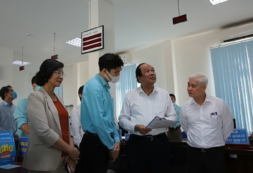Bình Phước, một trong những tỉnh đi đầu trong cải cách TTHC, xây dựng chính quyền điện tử - Ảnh 2.