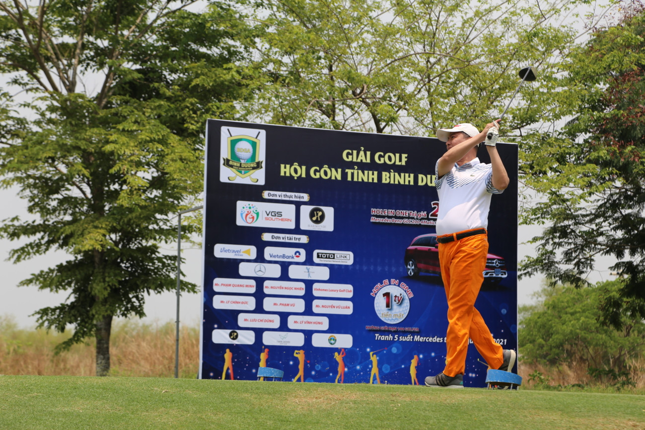 Golfer Đinh Viết Sinh vô địch giải Hội golf tỉnh Bình Dương - Ảnh 1.