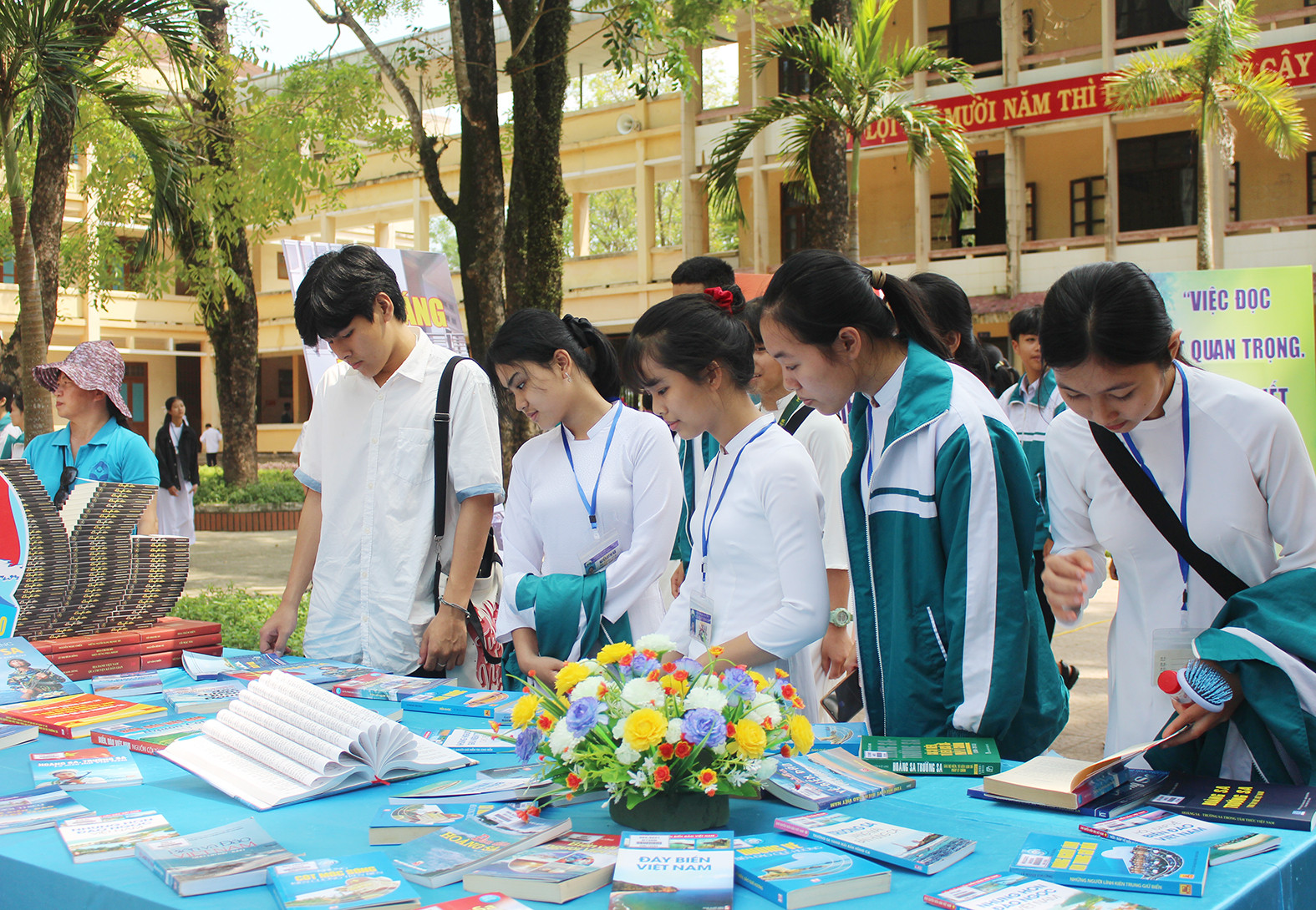 Quảng Trị tổ chức khai mạc Ngày sách Việt Nam - Ảnh 1.