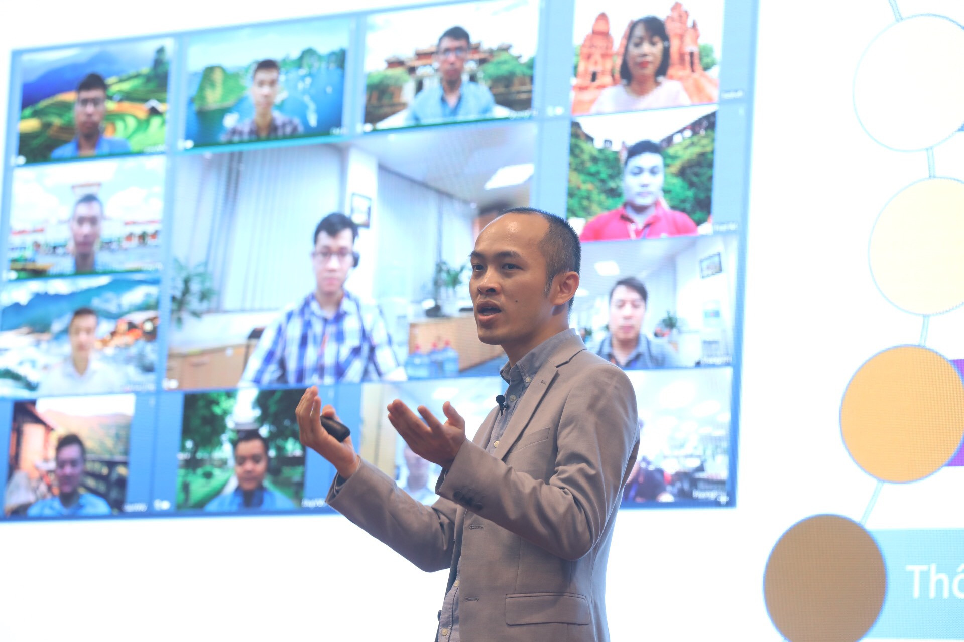 eMeeting là sản phẩm “Make in Vietnam” mang khát vọng vượt qua cái bóng của những ông lớn công nghệ - Ảnh 3.