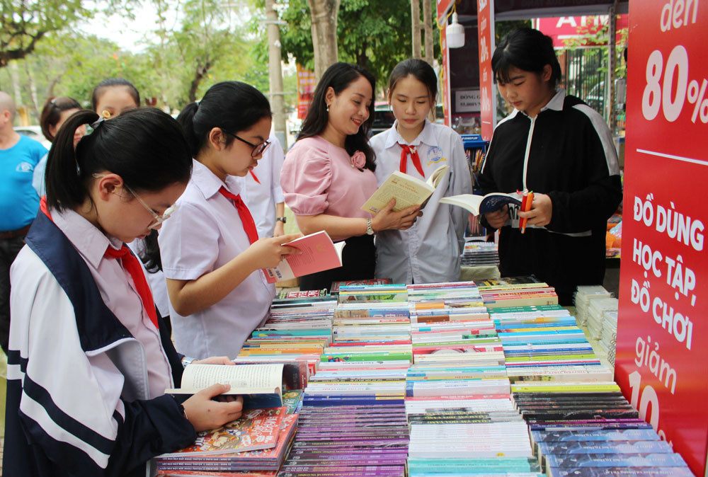 Xây dựng văn hóa đọc trên địa bàn tỉnh Bắc Giang: Hiệu quả từ việc phát triển hệ thống thư viện - Ảnh 1.