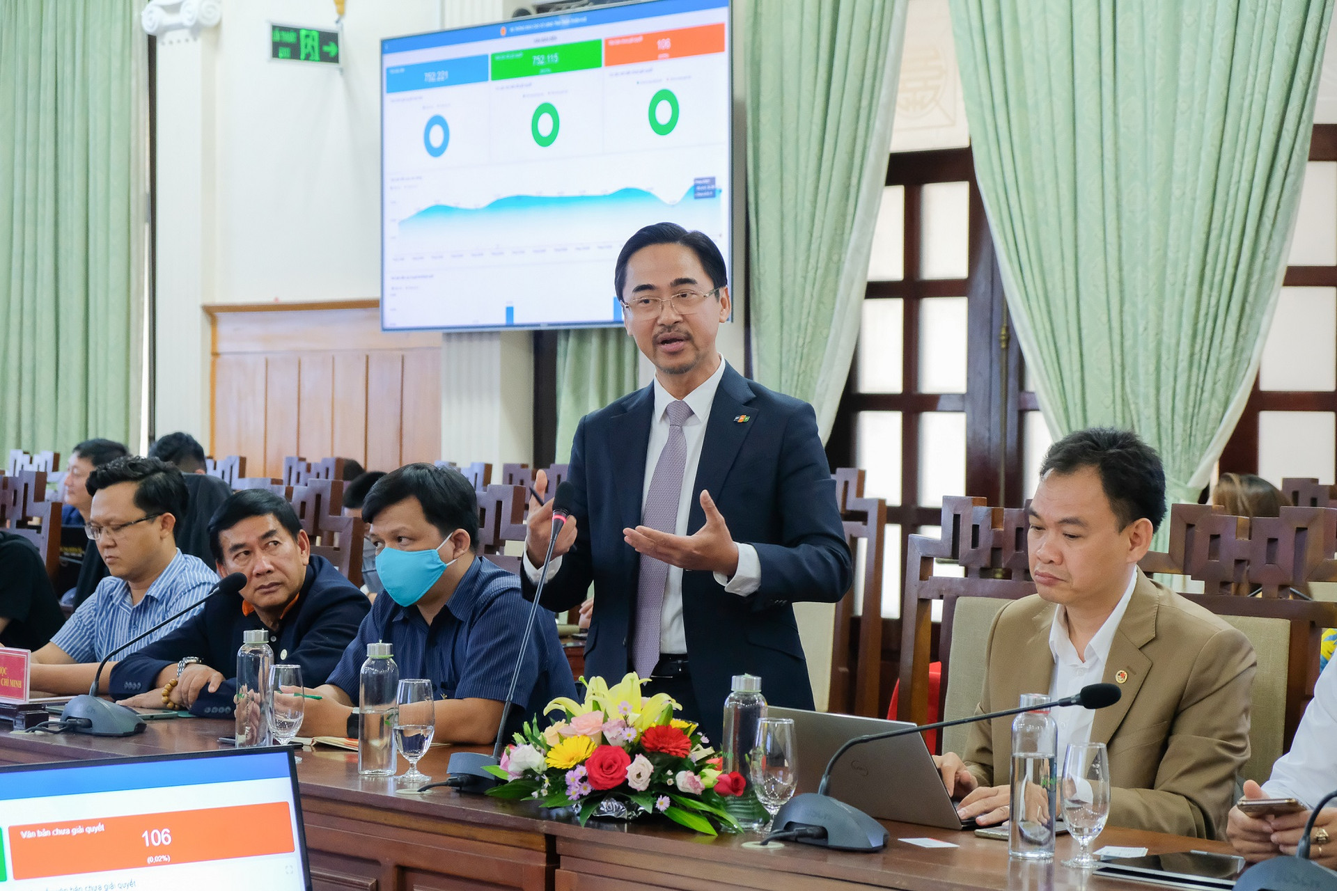 Ông Phan Thanh Sơn, Giám đốc phát triển kinh doanh (FPT IS) chia sẻ tại phiên bàn tròn chuyển đổi số.