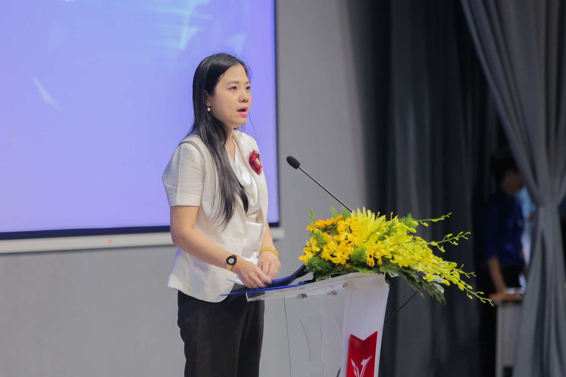 Nhà sáng lập Got It Hùng Trần, CEO OhmniLabs Vũ Duy Thức tham gia đào tạo chuyển đổi số ở Việt Nam - Ảnh 2.