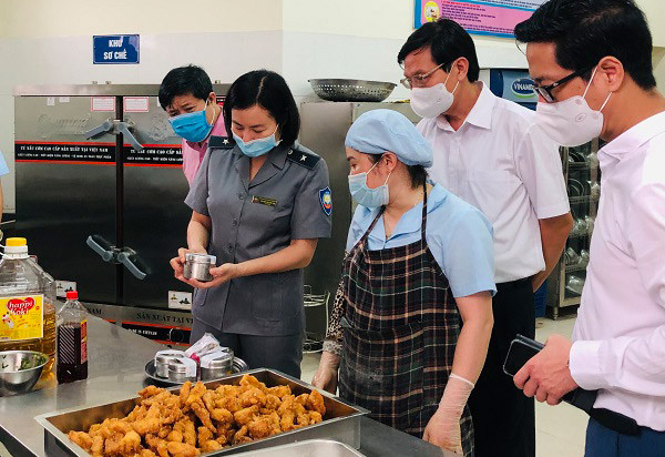 Hà Nội triển khai công tác hậu kiểm về an toàn thực phẩm năm 2021 - Ảnh 1.