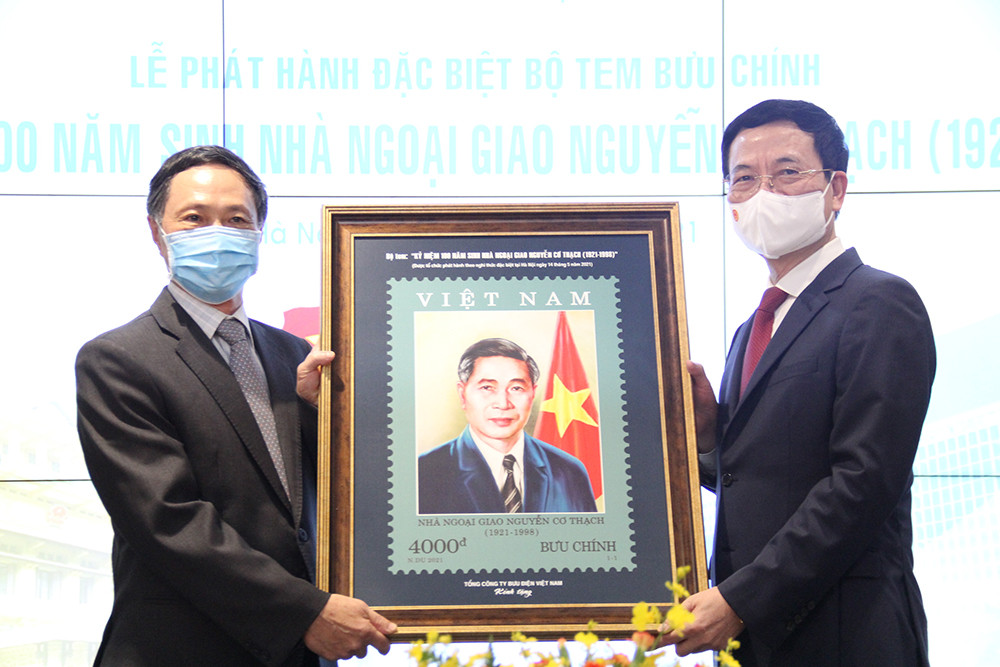 Phát hành đặc biệt bộ tem 100 năm sinh Nhà ngoại giao Nguyễn Cơ Thạch - Ảnh 2.