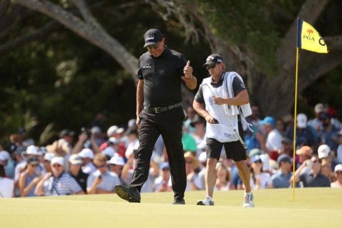 PGA Championship 2021: Nếu vô địch, Phil Mickelson sẽ lập vô số kỷ lục - Ảnh 1.