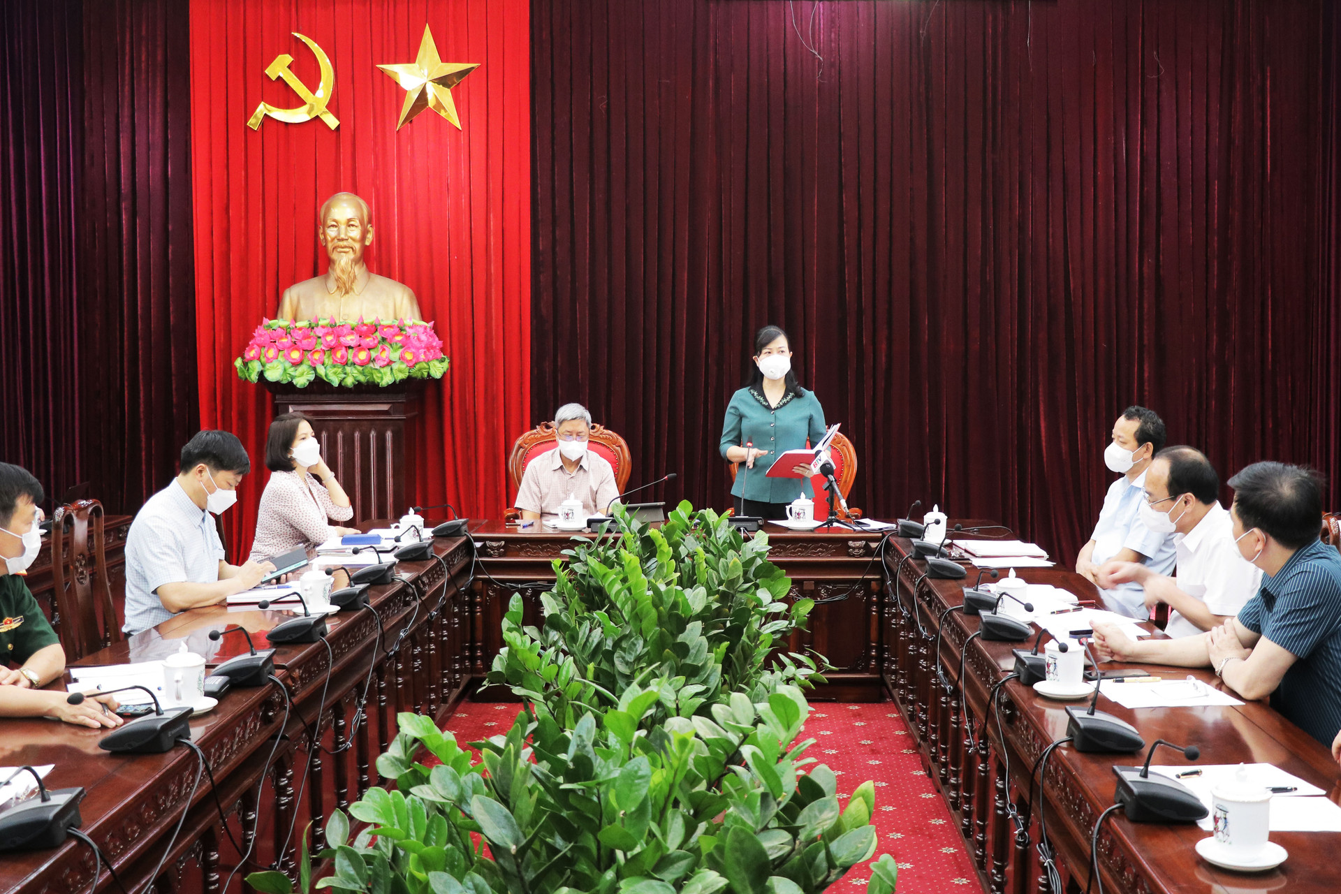 Bắc Ninh:Tổ chức Hội nghị mở rộng bàn giải pháp phòng chống dịch covid-19 - Ảnh 1.