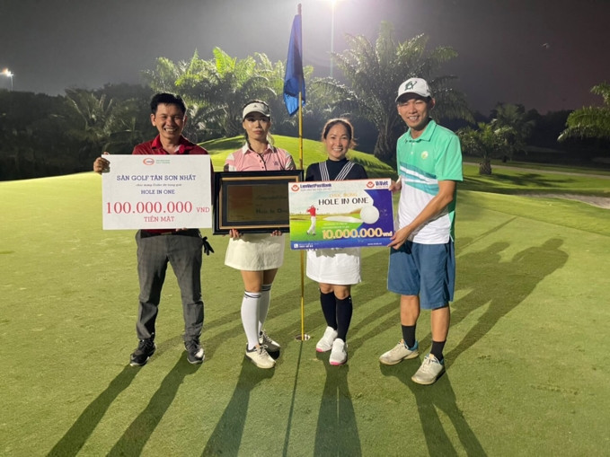 Golfer Phạm Thị Kim Nguyên trúng giải thưởng HIO 100 triệu đồng trước giờ TP. HCM dãn cách xã hội - Ảnh 1.