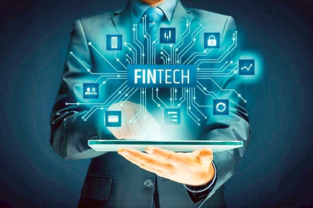 Fintech "lấn sân" sang mảng di động, lượt cài đặt ứng dụng tăng vọt